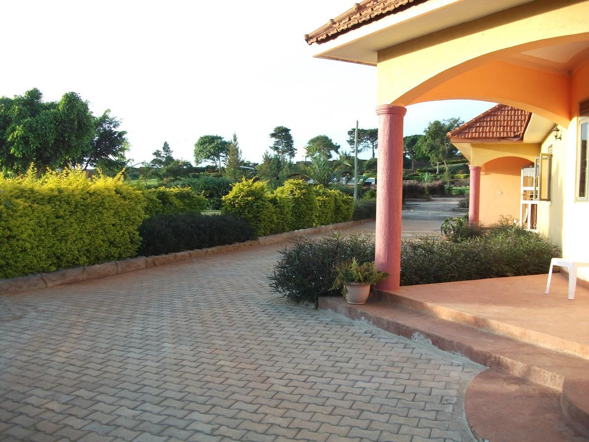 Peniel Beach Hotel Энтеббе Экстерьер фото